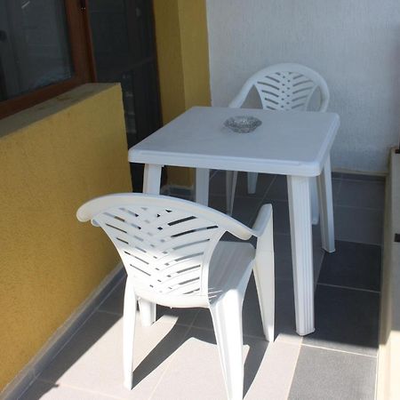 Family Hotel Akra Chernomorets Bagian luar foto