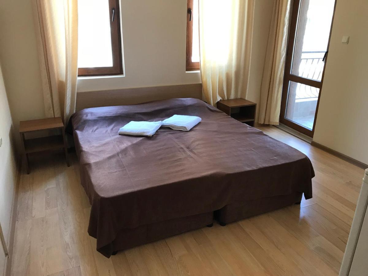 Family Hotel Akra Chernomorets Bagian luar foto