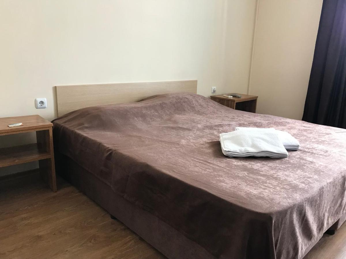 Family Hotel Akra Chernomorets Bagian luar foto