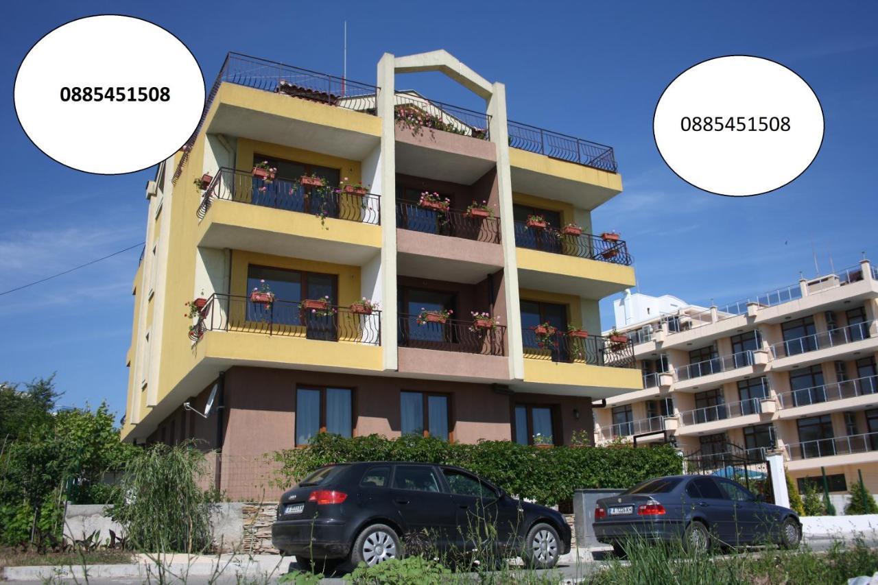 Family Hotel Akra Chernomorets Bagian luar foto
